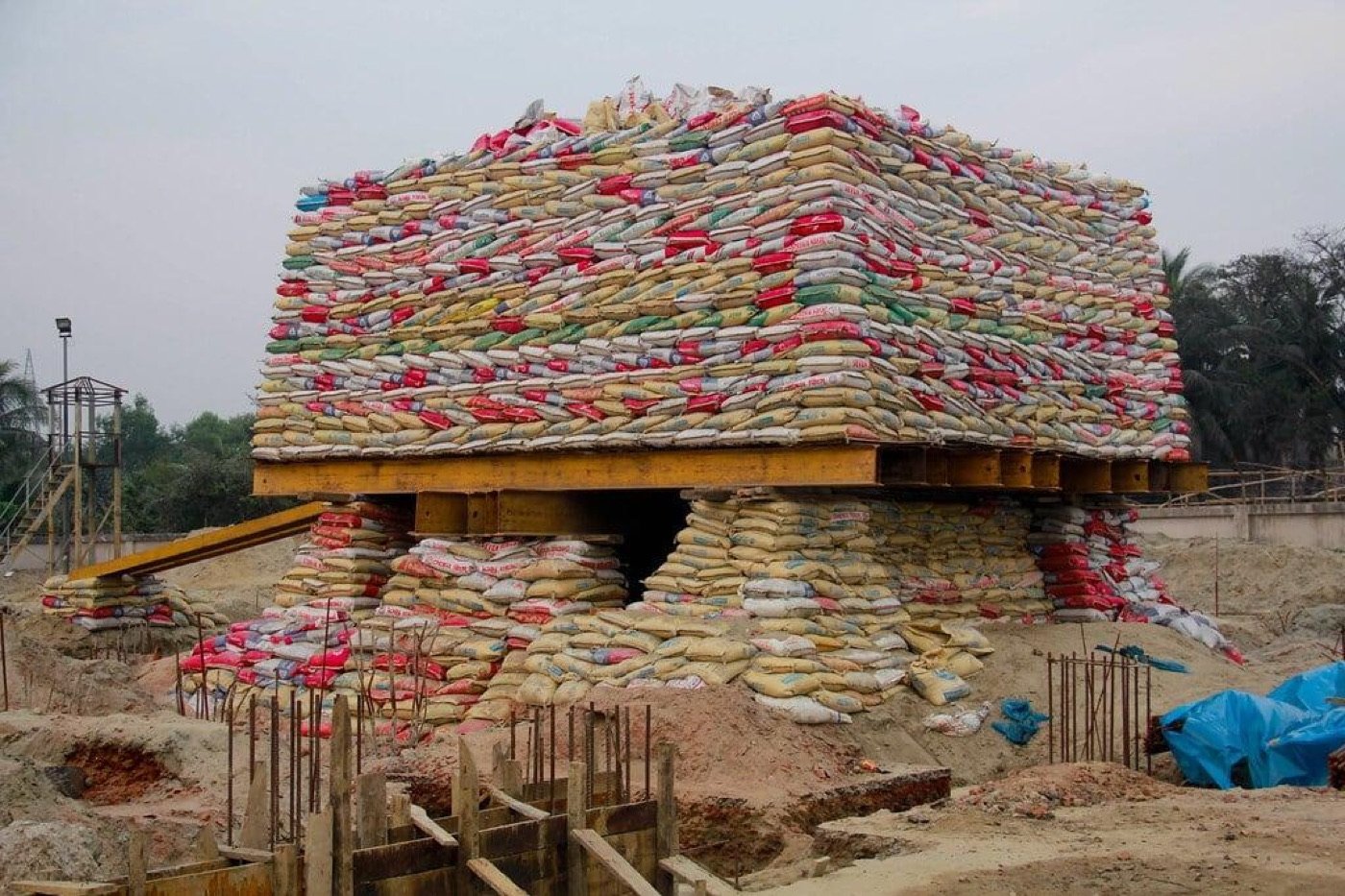 Pile load testing on site